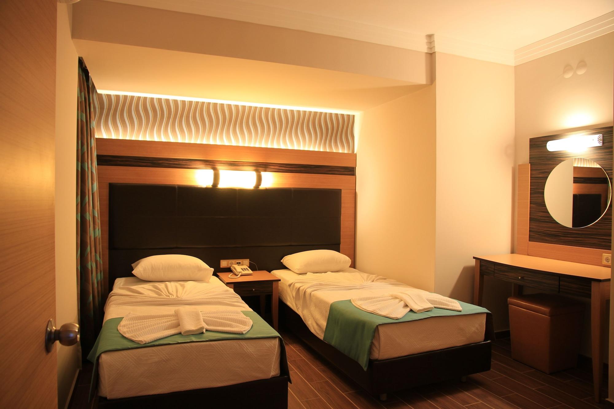 Club Alpina Hotel มาร์มาริส ภายนอก รูปภาพ