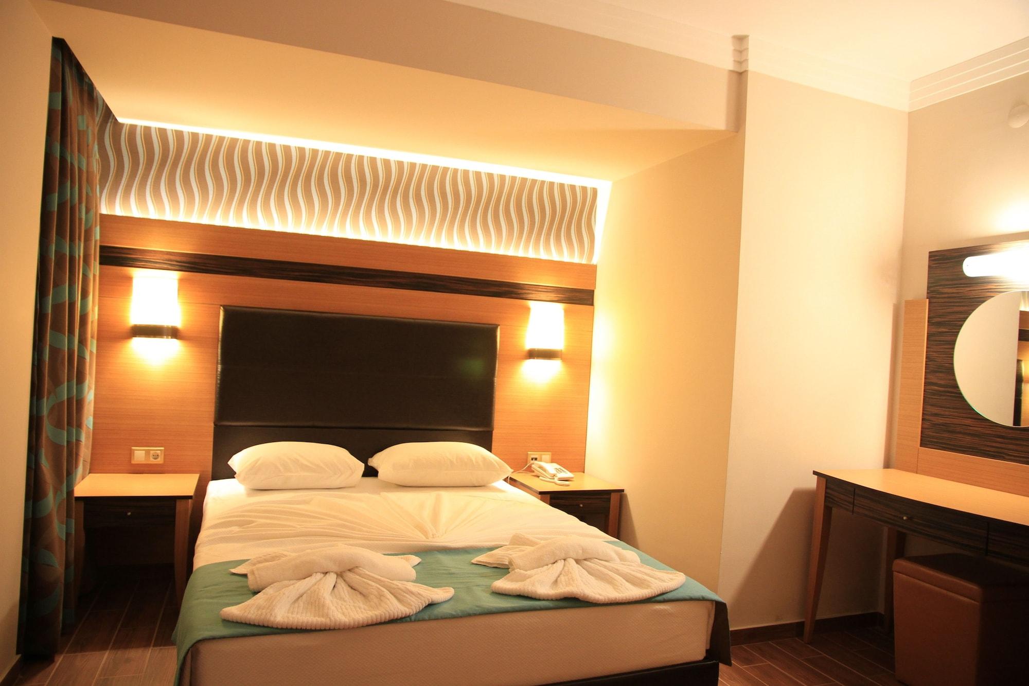 Club Alpina Hotel มาร์มาริส ภายนอก รูปภาพ