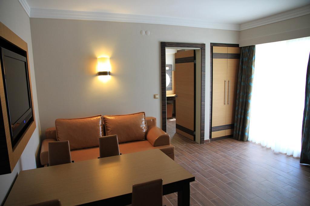 Club Alpina Hotel มาร์มาริส ภายนอก รูปภาพ